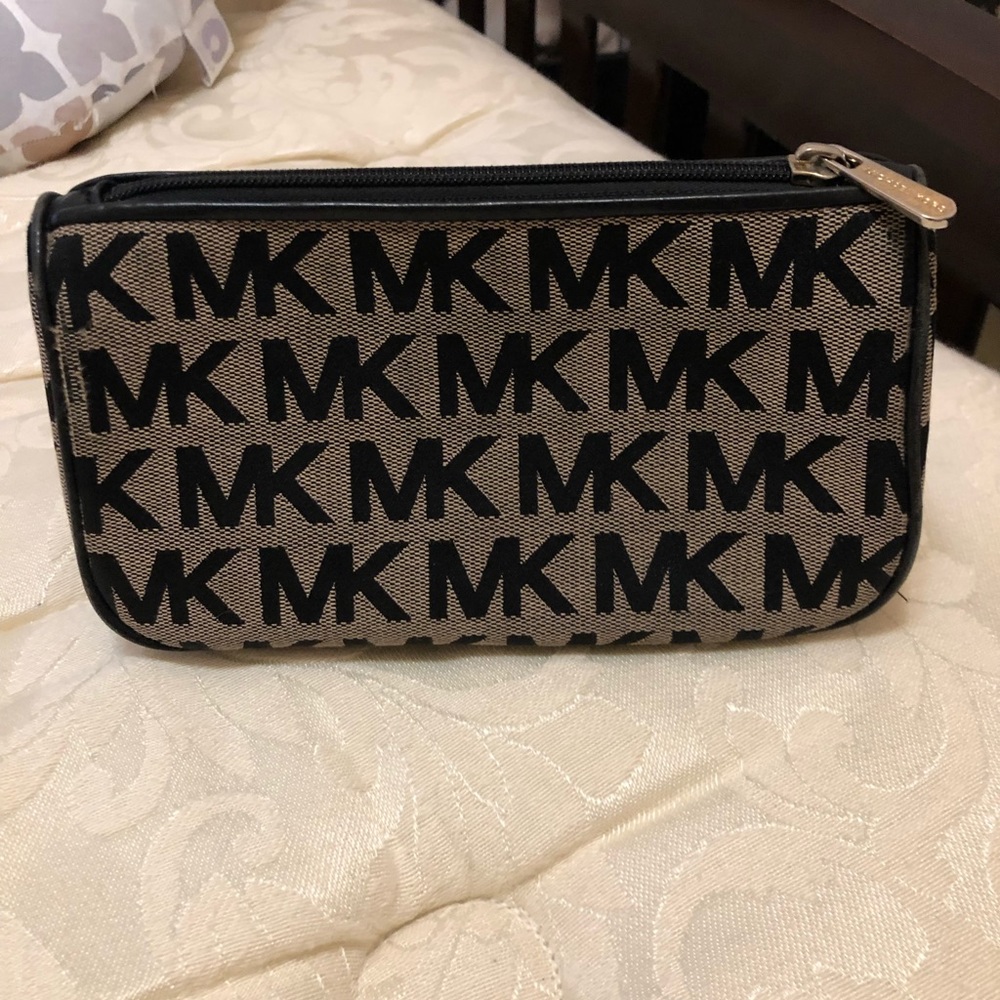 Michael Kors makeup case
